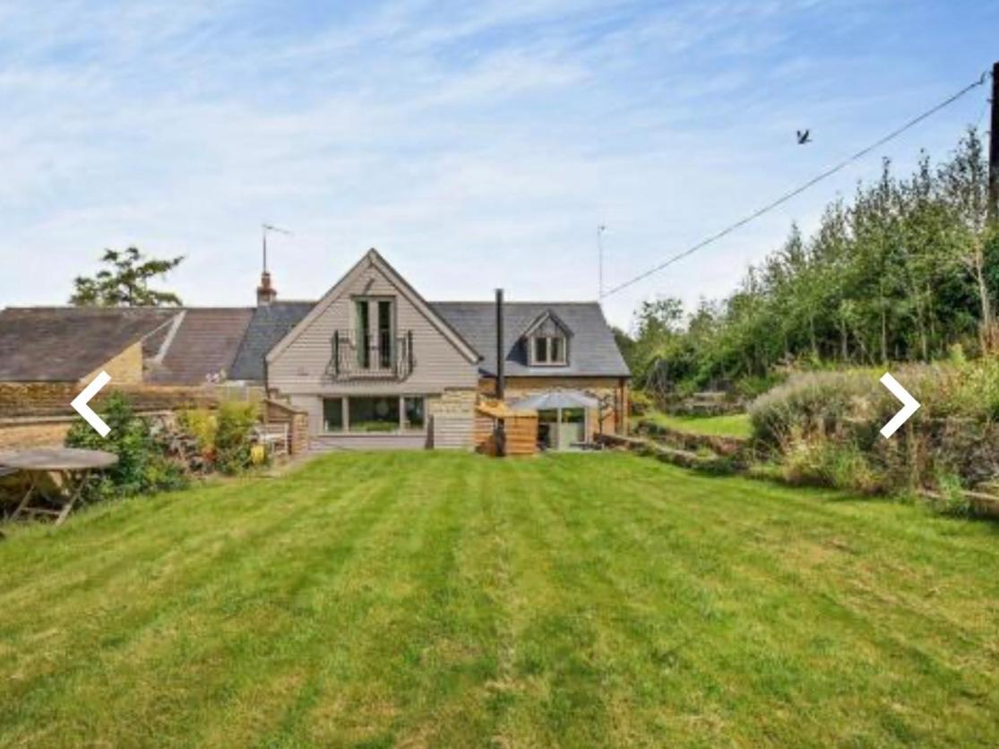 Luxury Country Cottage With A View Enstone Exterior photo